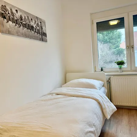 Cosy With Free Parking Near U1 Metro *