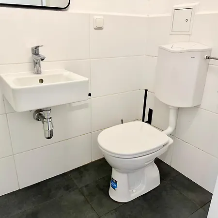Cosy With Free Parking Near U1 Metro דירה גרסדורף ביי וין