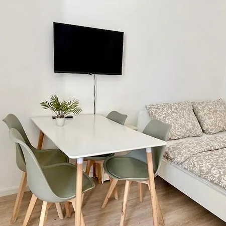 דירה Cosy With Free Parking Near U1 Metro גרסדורף ביי וין