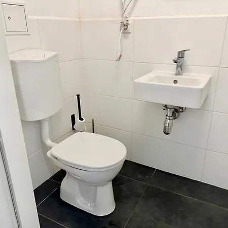 Cosy With Free Parking Near U1 Metro דירה גרסדורף ביי וין