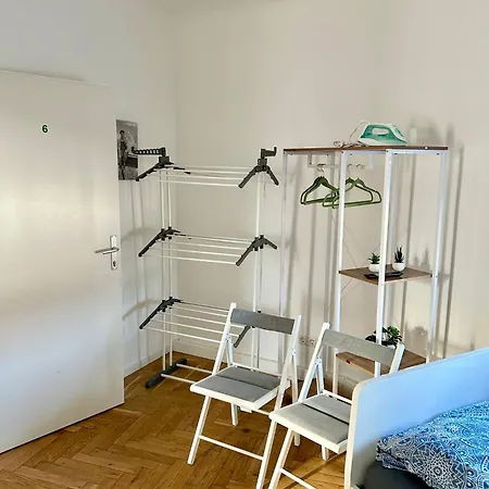 דירה Cosy With Free Parking Near U1 Metro